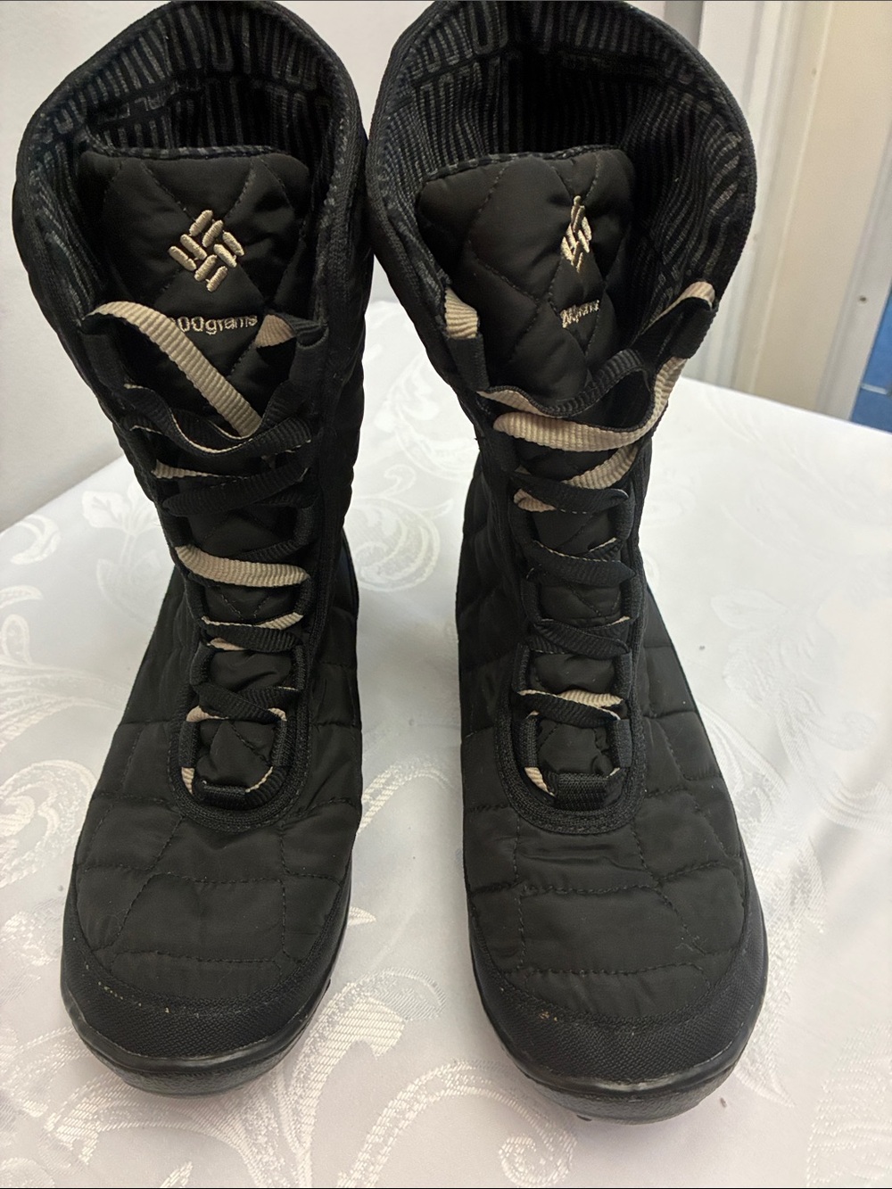Columbia Black Quilted Lace-Up Winter Boots with Tan Accents